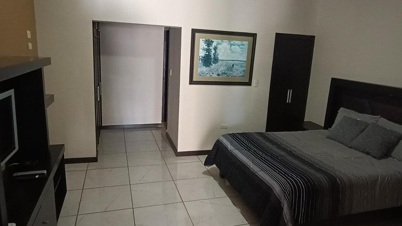 Suites Entrelagos Ciudad Obregon Exterior photo